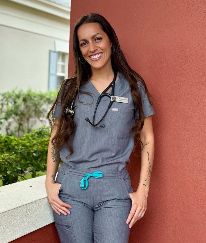 Ashley Gomes, DVM
