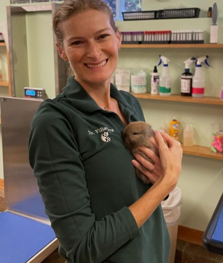 Sandra Villanueva, DVM